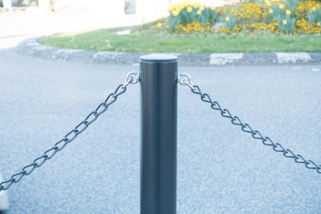 Unten rechts und oben störende Details, die vom Motiv ablenken