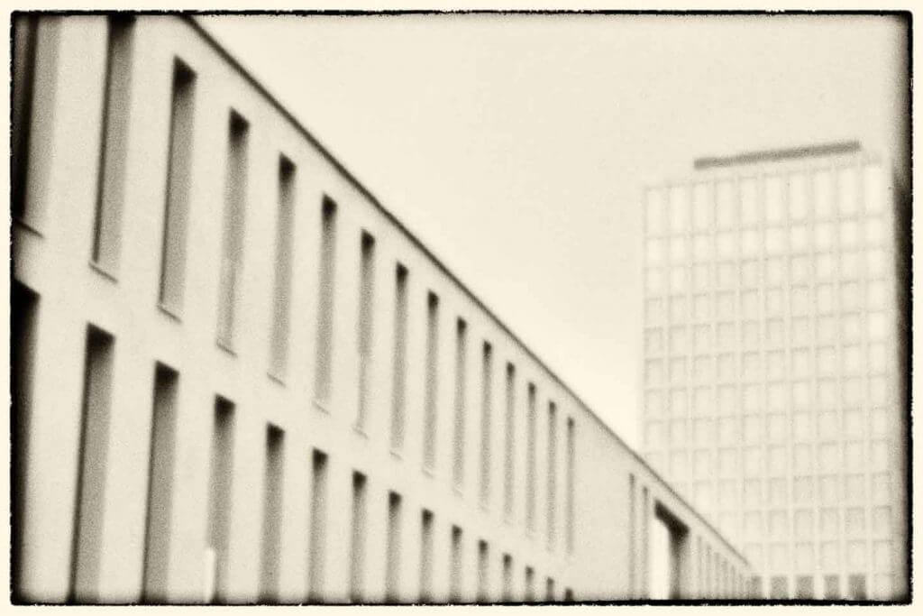 Fachhochschule St. Gallen mit der Lochkamera fotografiert - Camera obscura