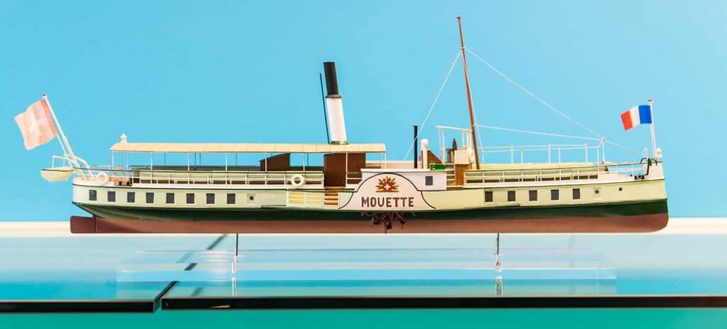 Modellschiff an Ausstellung