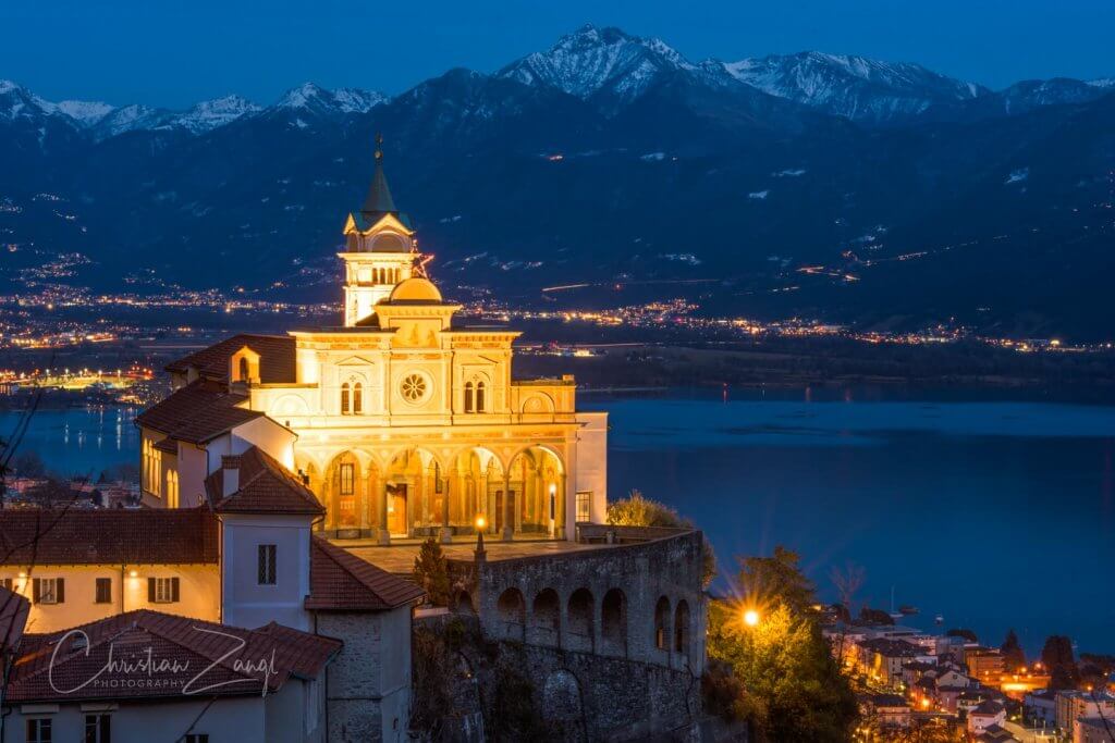 Chiesa Madonna del Sasso Orselina Blaue Stunde