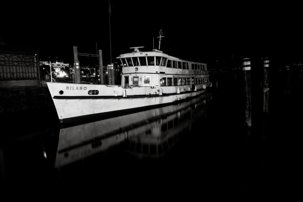 Langzeitaufnahmen - Schiff Milano im Hafen von Locarno