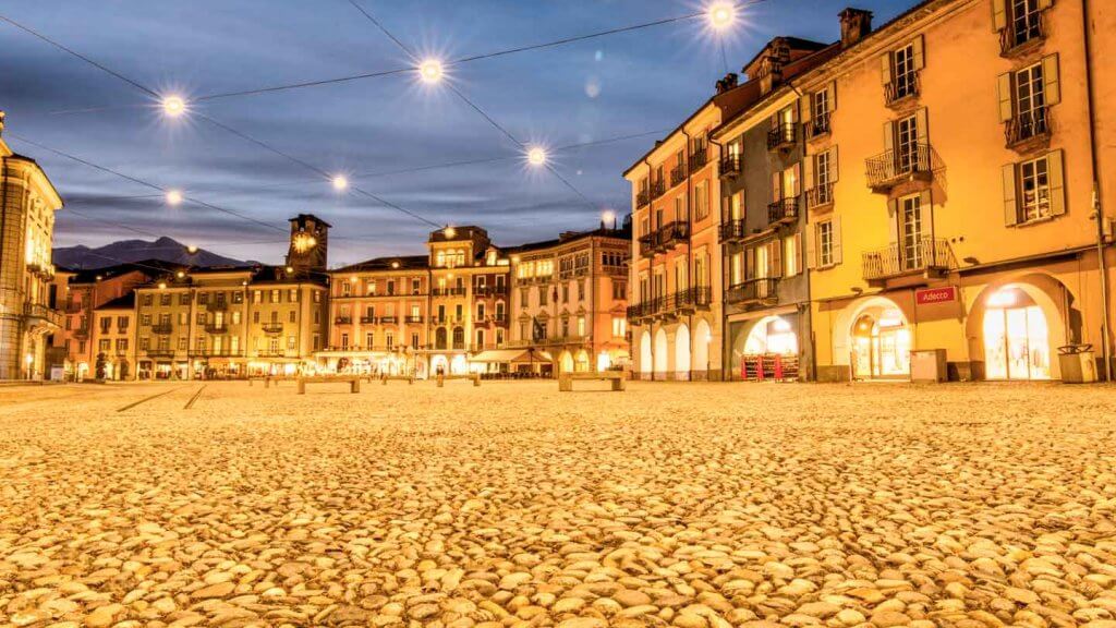 HDR Foto erstellen - Piazza Grande in Locarno