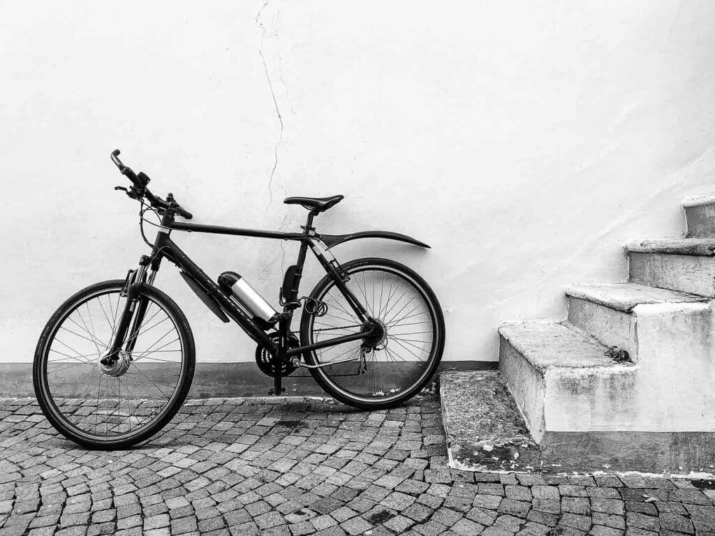 Bessere Fotos mit dem Smartphone machen - Fahrrad im Hinterhof