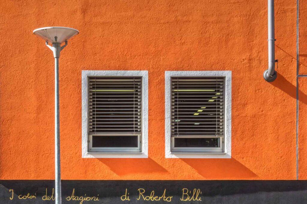 Beleuchtung von oben - Fassade in Locarno