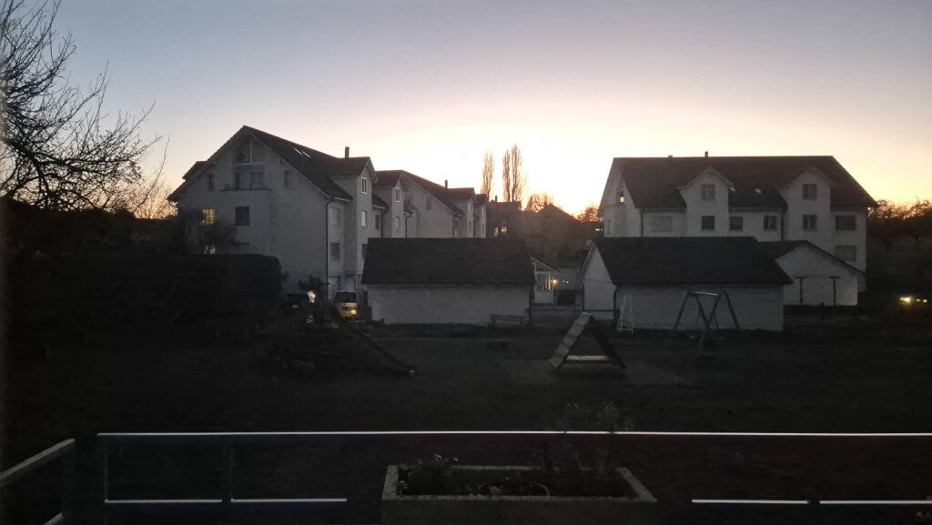 20uhr24 letzte Sonnenstrahlen vor Sonnenuntergang