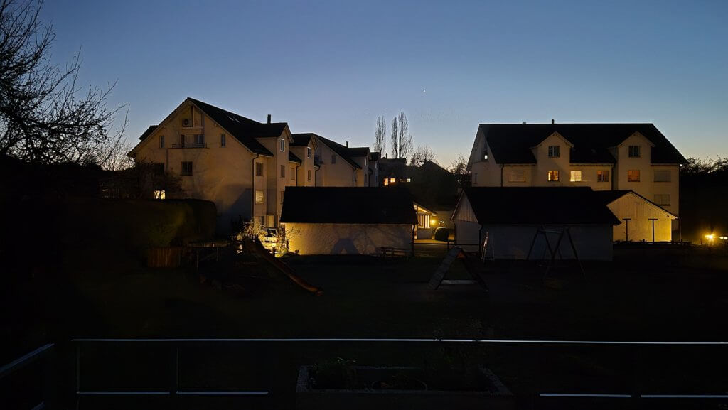 20uhr47 blaue Stunde am Abend