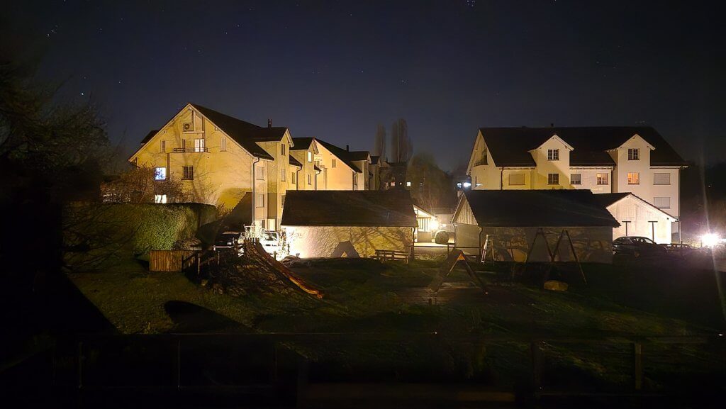 21uhr51 Nachtaufnahme Licht im Verlauf des Tages